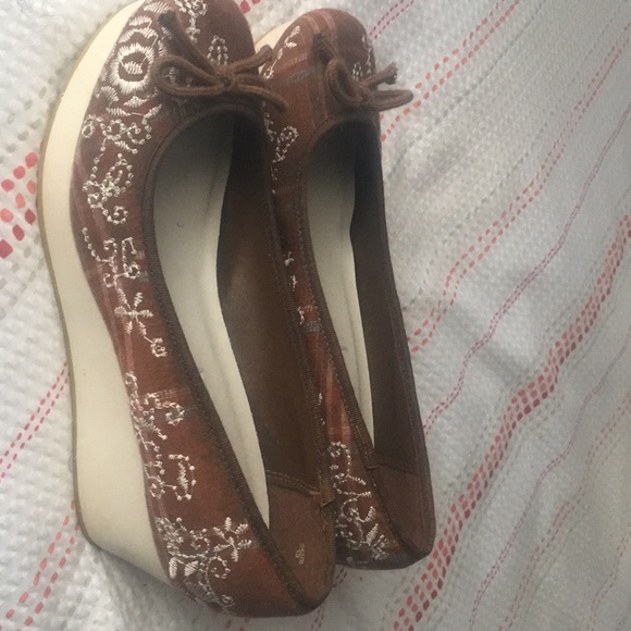 🌷AMERICAN EAGLE WEDGES🌷 - Picture 2 of 4